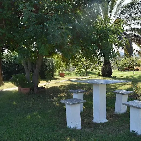 Casa Vacanze Capo Comino Tatil Evi *